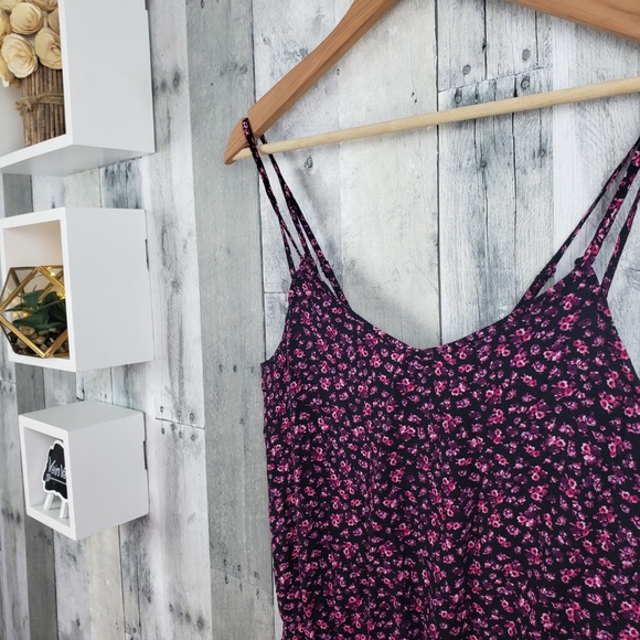 2/$20 American Eagle | Floral Romper - Picture 3 of 5